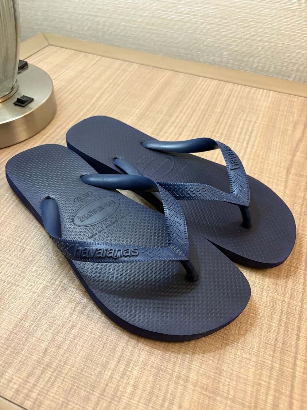 Havaianas Top Flip Flops in Navy Blue Size 41-42 EUR
